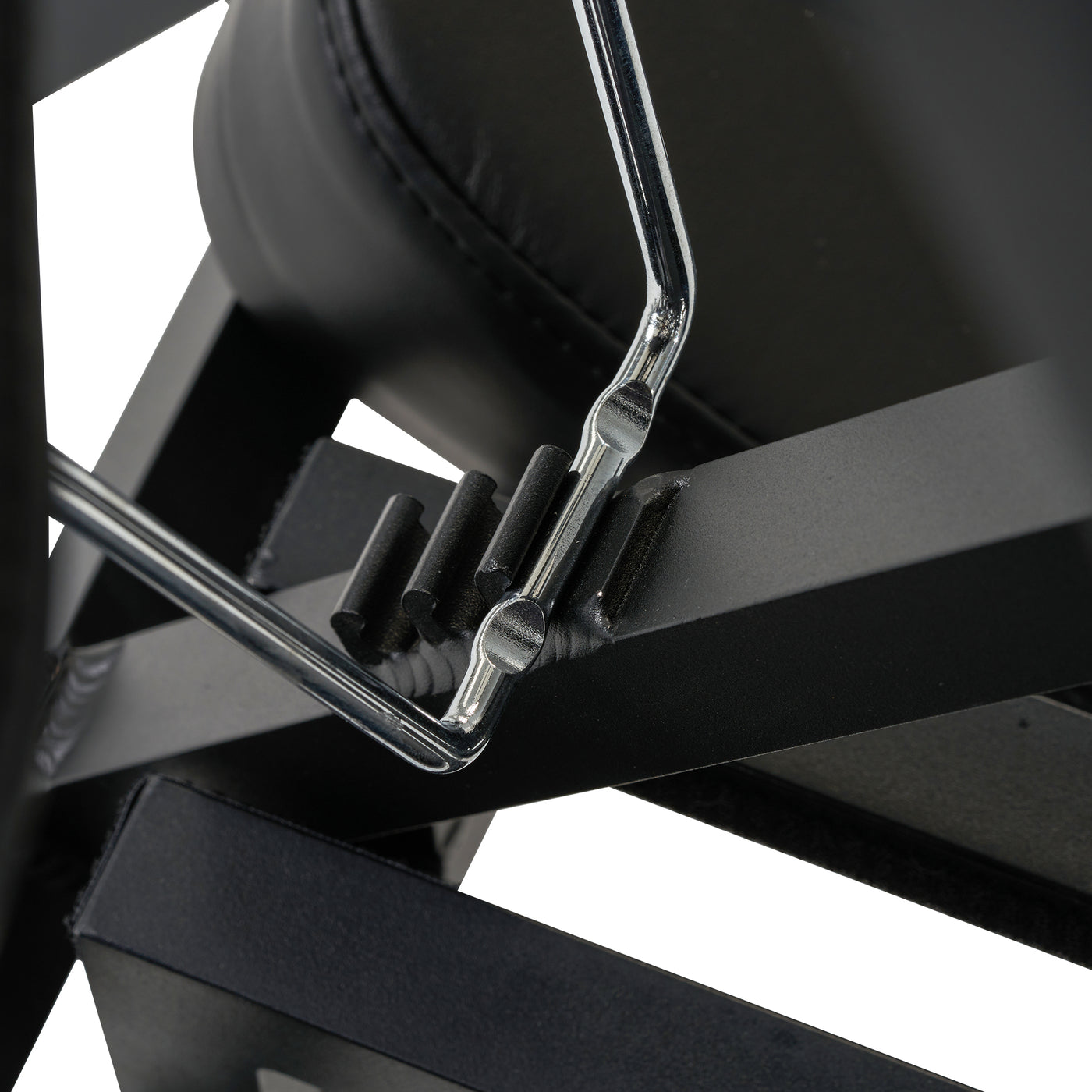 Close-up of a Master Massage APOLLO XXL chair's metal lever, heavy-duty upholstery, and slots.