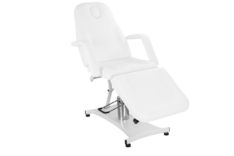 Silverfox America 2206A hydraulic bed with armrests and metal base, ideal for exams or treatments.