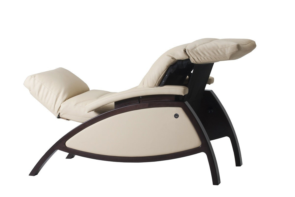 Living Earth Crafts ZG DREAM Lounger: beige handcrafted spa recliner with dark wooden frame.