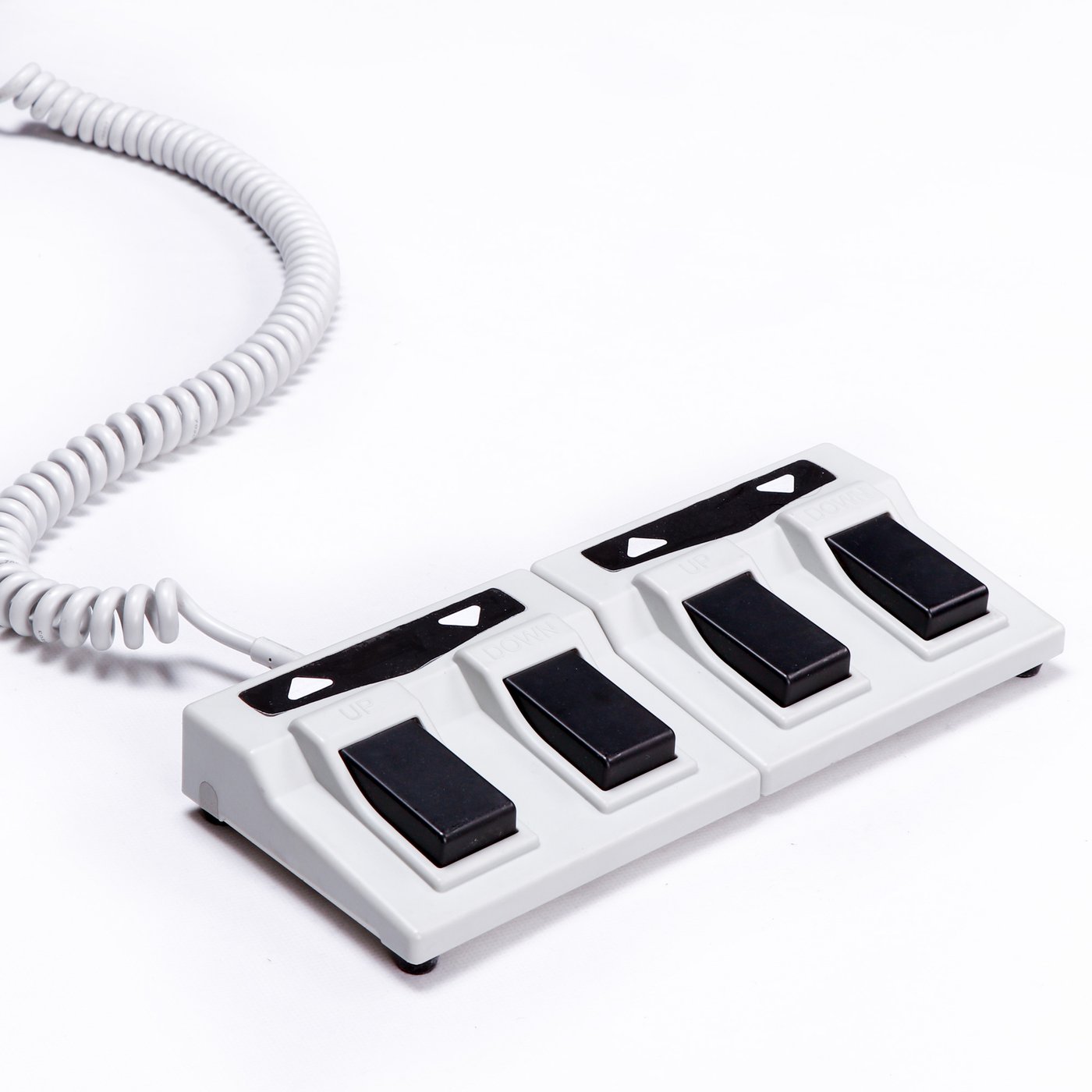 Master Massage white dual foot pedal switch, 4 black pedals, for 29” TheraMaster™ table.