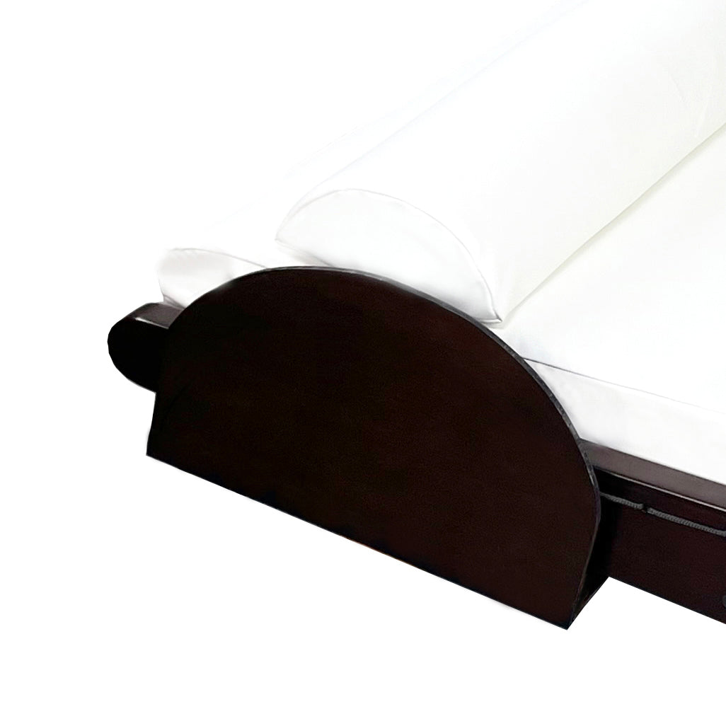 TouchAmerica S-Lounge with Sound Journey RX offers zero gravity comfort and a cylindrical pillow.