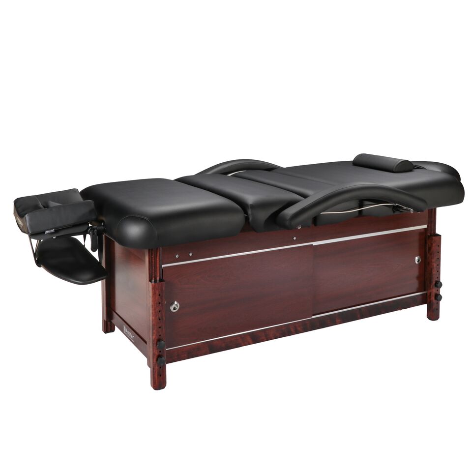 Master Massage CABRILLO table: black, wooden base, face cradle, and adjustable armrests.